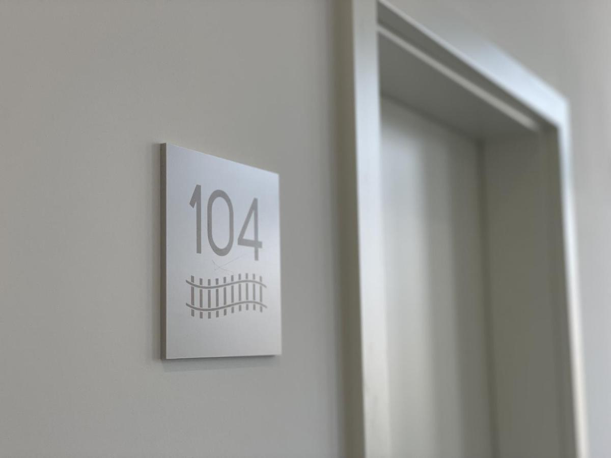 Hotel-Am-Bahnhof Stuttgart-Ditzingen Eksteriør billede