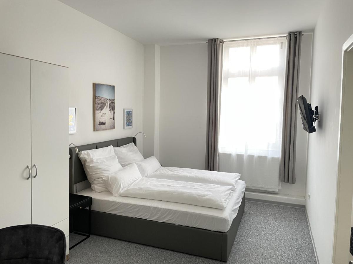 Hotel-Am-Bahnhof Stuttgart-Ditzingen Værelse billede